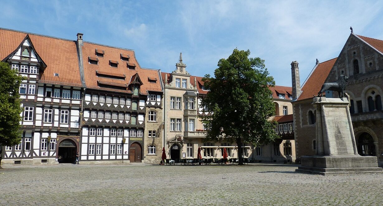 Auf dem Bild ist zusehen der Burgplatz in Braunschweig.