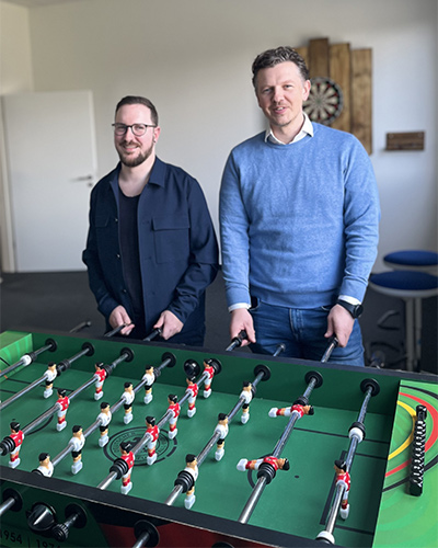 Andreas Dewald spielt nun im Zucchetti-Team. Andreas Dewald ist links im Bild zu sehen.