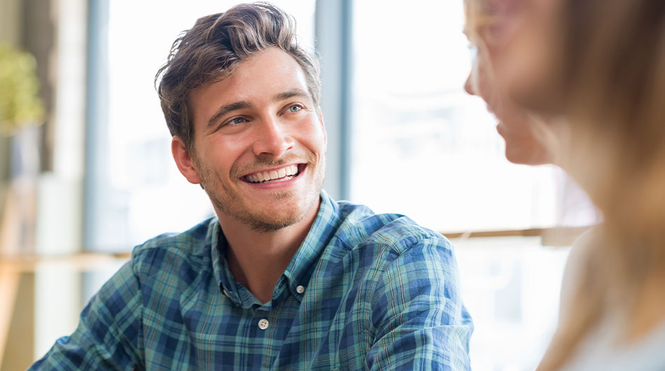 Mit der richtigen Unterstützung kann dein Studienabbruch zum erfolgreichen beruflichen Neustart werden. Denn auch ohne Uni-Abschluss ist es möglich, sich für spannende und gut bezahlte Jobs zu qualifizieren.